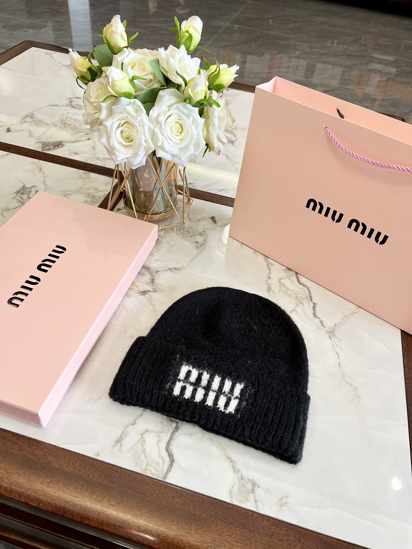 miu miu hat model 34